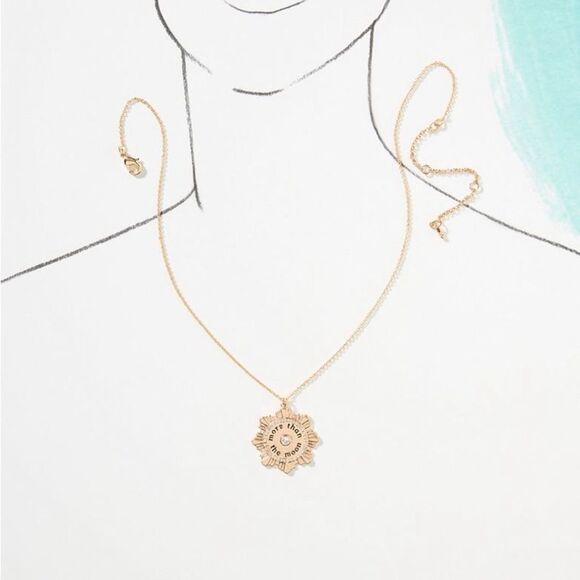 Cruved Sun Pendant Necklace - Picture 3 of 3